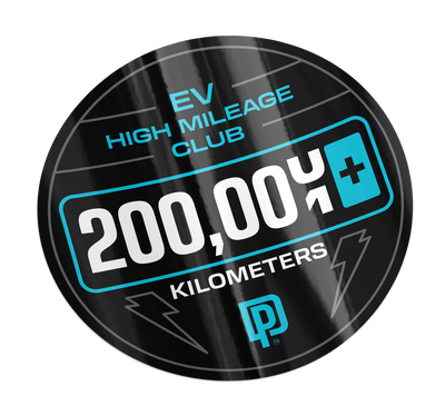 Sticker with 'EV High Mileage Club' text and 200,000 kilometers milestone on a black background